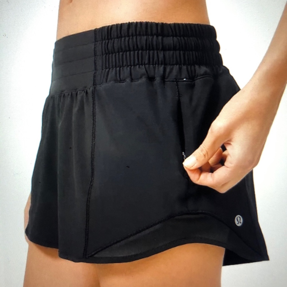 Lululemon black hotty hot shorts size 2